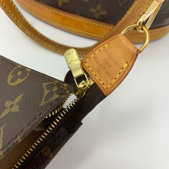 Geniune Louis Vuitton bucket pm with pouch - Picture 11 of 16